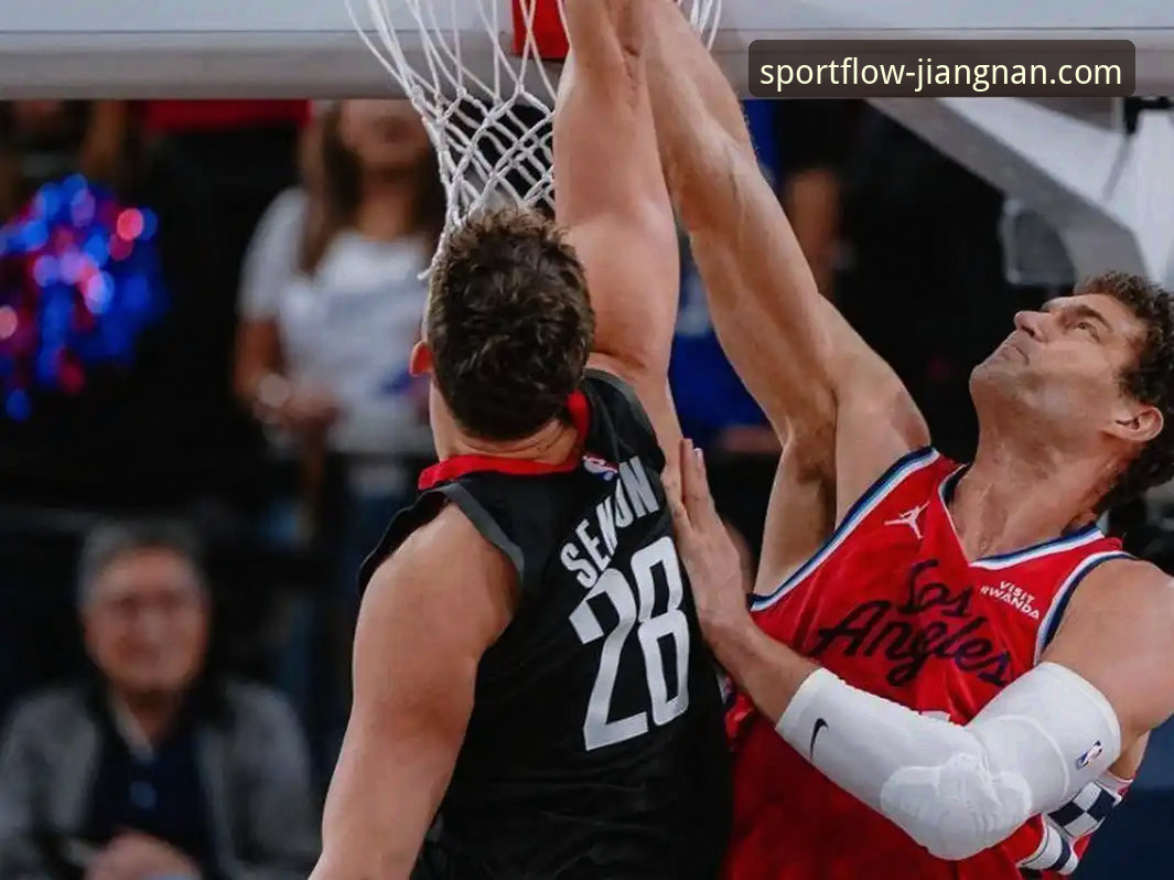 NBA最新动态：快船18分领先遭鹈鹕逆转吞三连败，莱昂纳德纪录夜徒劳